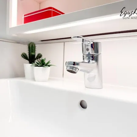 B-rent Eguzkilore Sun & Pool Corralejo