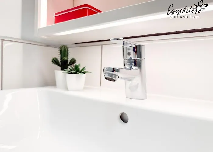 B-rent Eguzkilore Sun & Pool Κοραλέχο